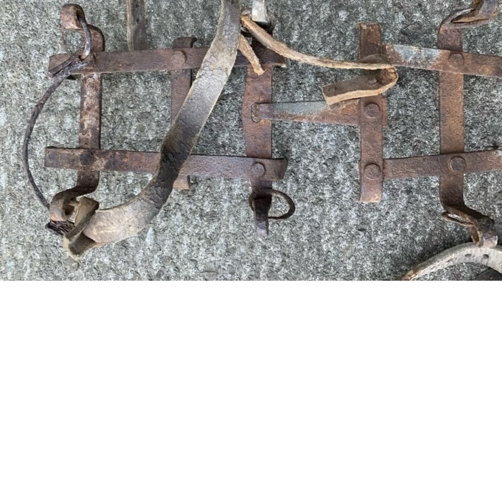 Vintage Pair Of Crampons Military Ice Cleats With Leather Strapping- Militaria - Picture 13 of 15